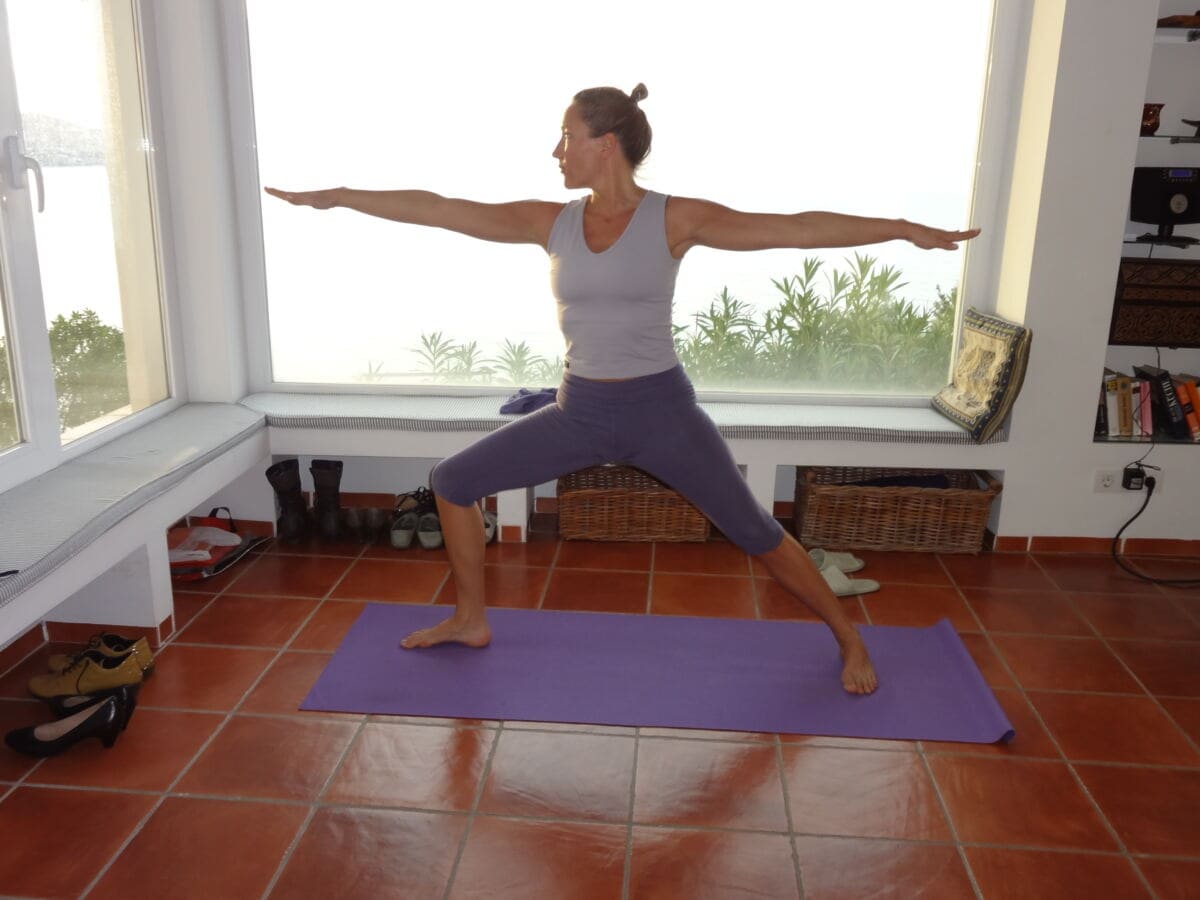Der Krieger 2 (Asana: Virabhadrasana II)