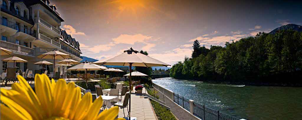 Bar und Terrasse im Grandhotel