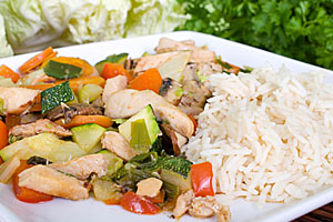 Gemüse, Fleisch, Reis - alles lässt sich schonend dampfgaren!; Bildquelle: Fotolia - st-fotograf