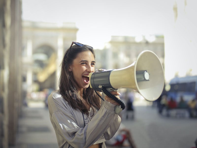 Kunden gewinnen: Bring deine Themen mit PR in die Welt
