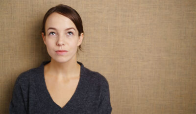 So kannst du prämenstruelle Syndrom natürlich behandeln