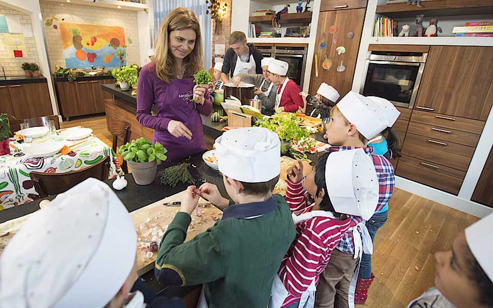 Sarah Wiener verrät Tipps, wie man Kindern Gemüse schmackhaft machen kann