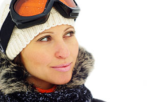 Frau im Skiurlaub