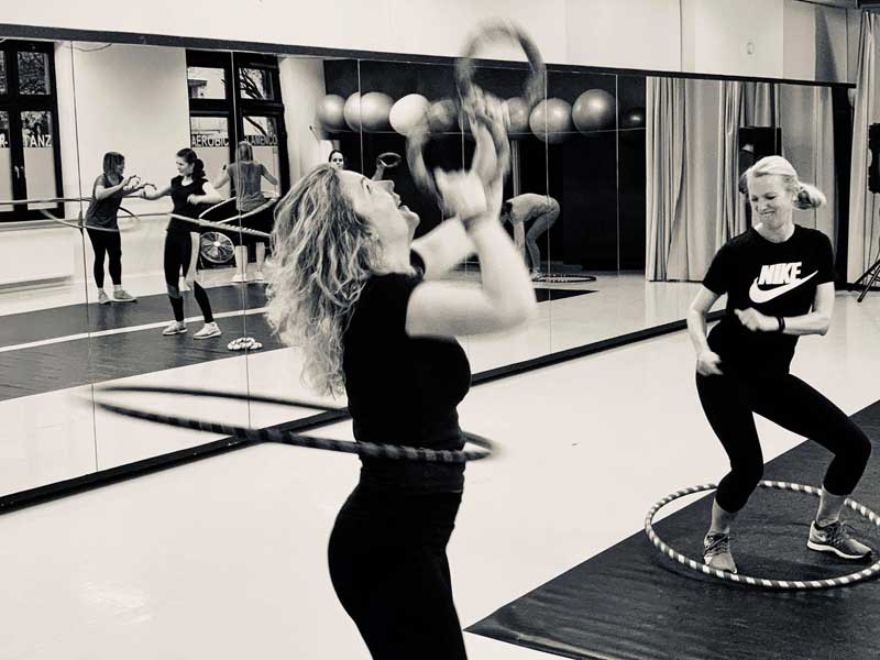 Marina von Hoop your Body beim Hula Hoop Workout