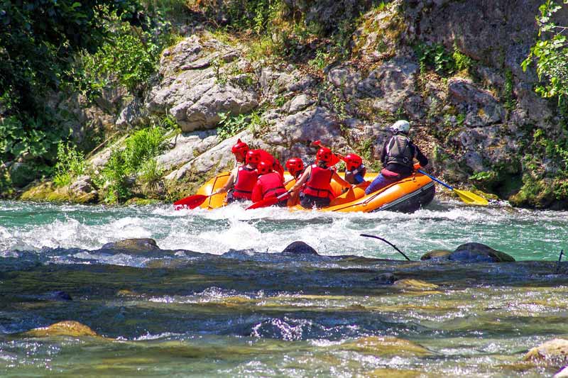 Aktivurlaub auf dem Wasser: Rafting in Tirol