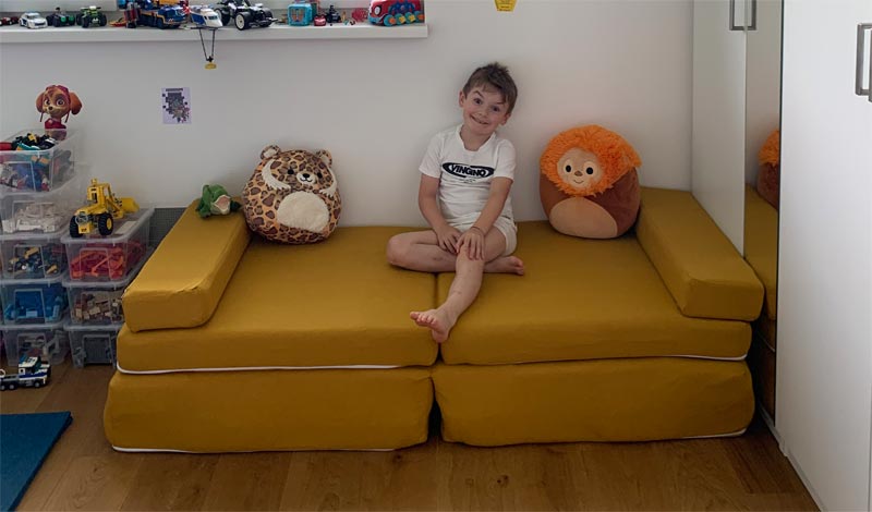 Upgrade für`s Zimmer mit dem RIWI Couch Cover ©Heike Wallner